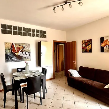 Casa Di Chiara Apartment *