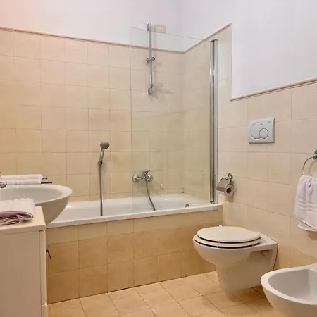 Casa Di Chiara Posto Auto E Aria Condizionata Apartmán